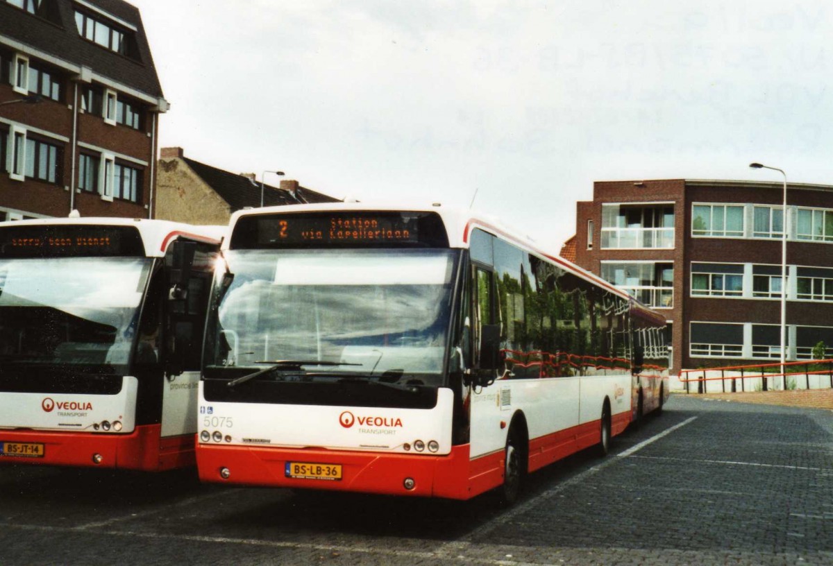 (118'611) - VEOLIA - Nr. 5075/BS-LB-36 - VDL Berkhof am 7. Juli 2009 beim Bahnhof Roermond