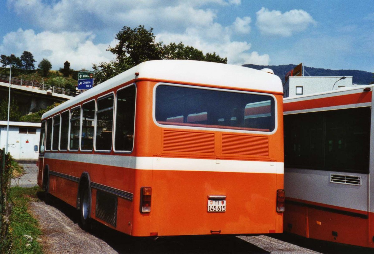 (121'108) - AMSA Chiasso - Nr. 15/TI 145'615 - Saurer/Hess am 12. September 2009 in Balerna, Garage