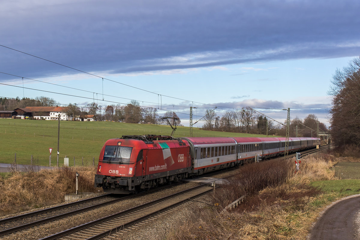 1216 015 aus M�nchen kommend am 14. Dezember 2016 bei Vogl.