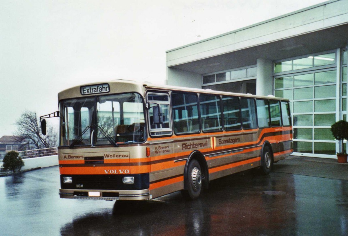 (122'704) - Bamert, Wollerau - SZ 15'259 - Volvo/Lauber am 10. Dezember 2009 in Wollerau, Garage