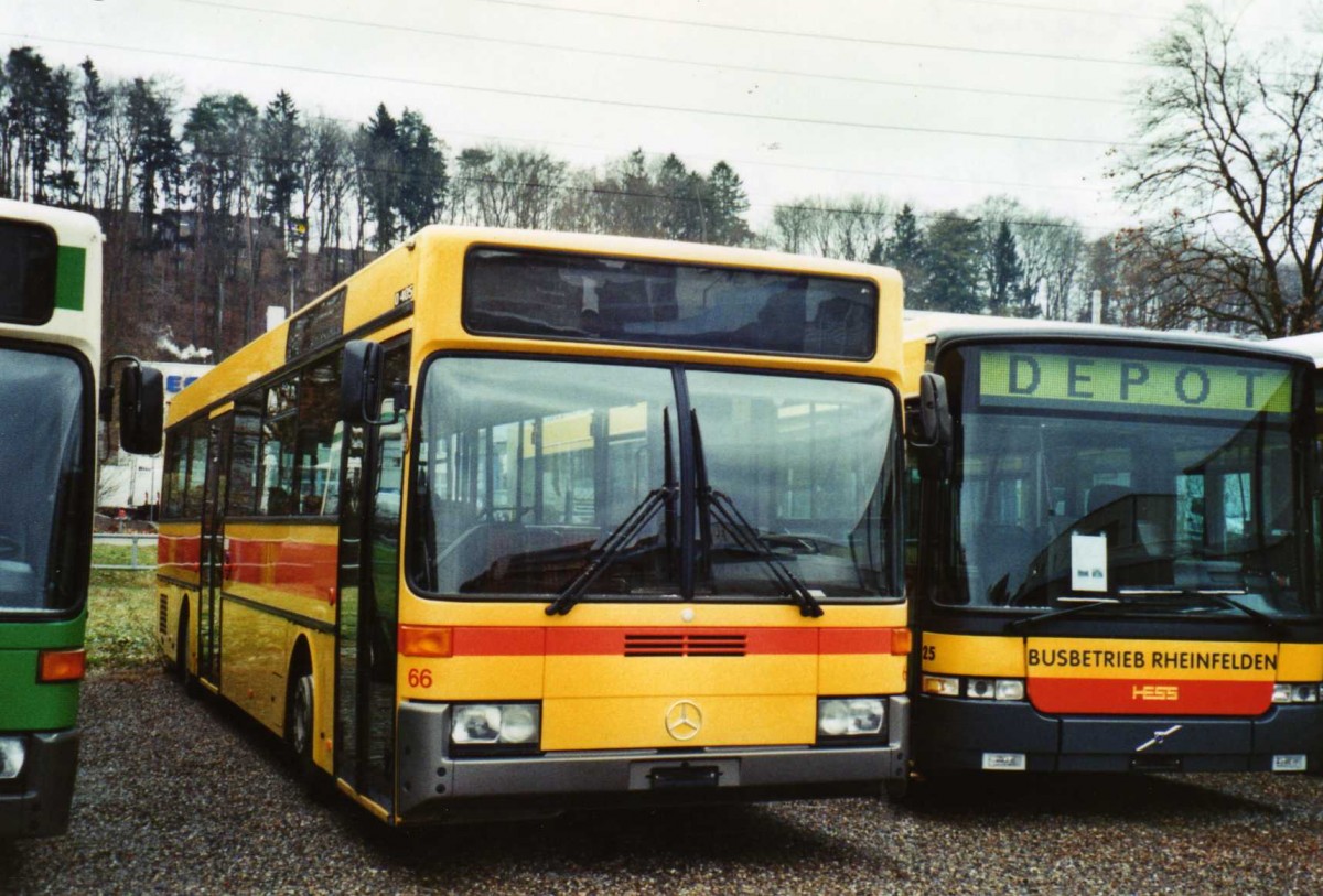 (122'904) - BLT Oberwil - Nr. 66 - Mercedes am 13. Dezember 2009 in Kloten, EvoBus