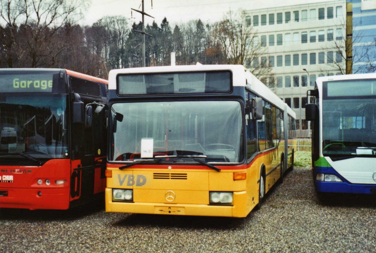 (122'907) - PostAuto Graubnden - Mercedes (ex P 27'728) am 13. Dezember 2009 in Kloten, EvoBus