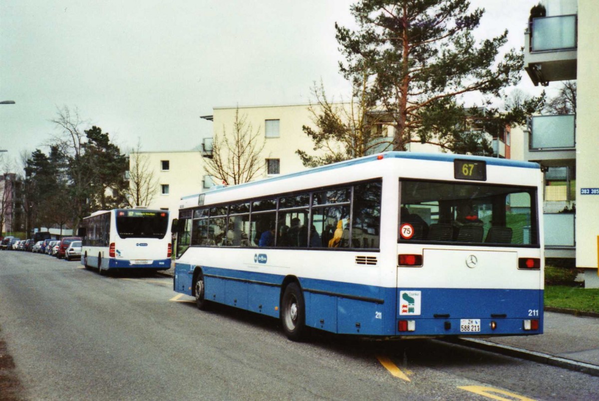 (122'937) - VBZ Zrich - Nr. 211/ZH 588'211 - Mercedes am 13. Dezember 2009 in Zrich, Dunkelhlzli