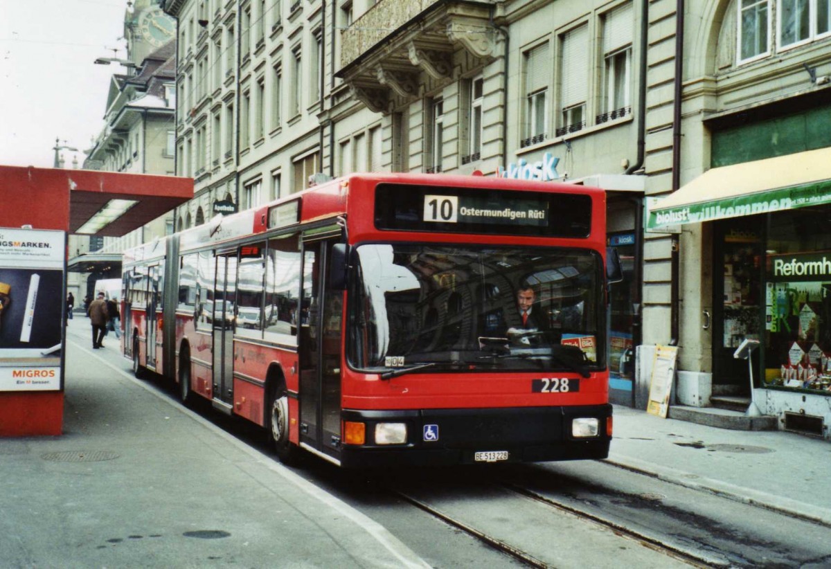 (124'329) - Bernmobil, Bern - Nr. 228/BE 513'228 - MAN am 15. Februar 2010 beim Bahnhof Bern