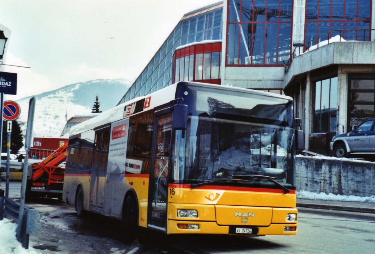 (124'633) - Lathion, Sion - Nr. 16/VS 24'726 - MAN/Gppel (ex Globe-Limo, Genve Nr. 904) am 9. Mrz 2010 in Haute-Nendaz, Tl