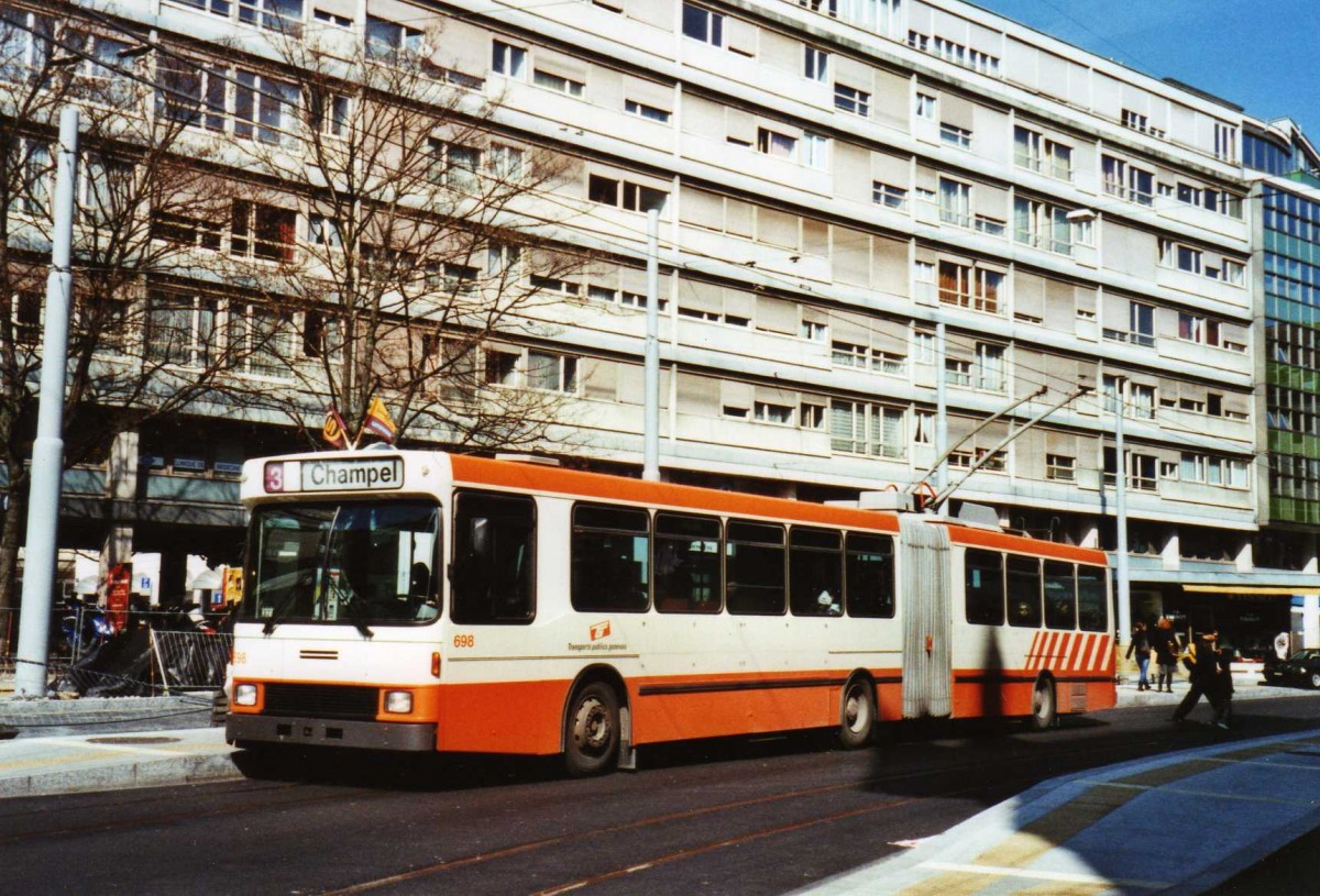 (125'003) - TPG Genve - Nr. 698 - NAW/Hess Gelenktrolleybus am 13. Mrz 2010 in Genve, Coutance