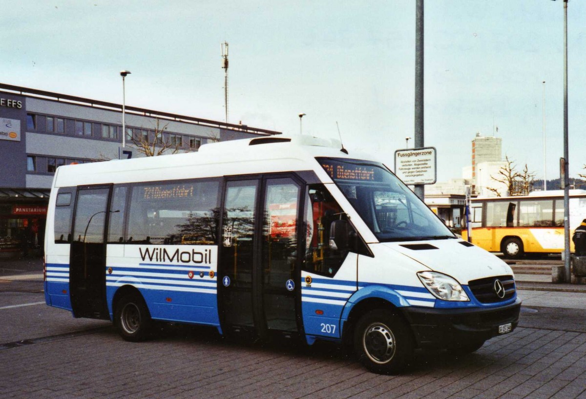 (125'014) - WilMobil, Wil - Nr. 207/SG 157'346 - Mercedes am 17. Mrz 2010 beim Bahnhof Wil