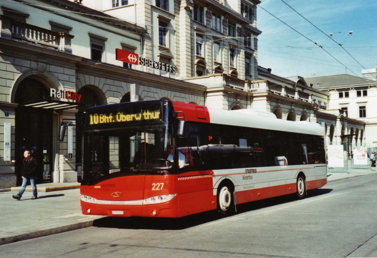 (125'023) - SW Winterthur - Nr. 227/ZH 751'227 - Solaris am 17. Mrz 2010 beim Hauptbahnhof Winterthur