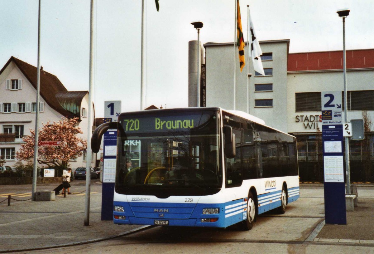 (125'326) - WilMobil, Wil - Nr. 229/SG 325'991 - MAN (ex BSW Sargans Nr. 330) am 14. April 2010 beim Bahnhof Wil