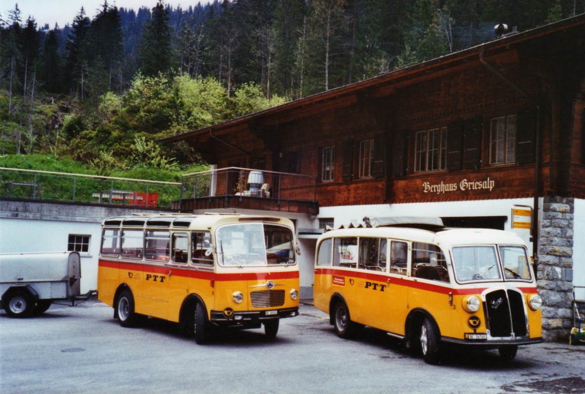 (126'701) - Schmid, Thrishaus - Nr. 9/BE 26'105 - Saurer/R&J (ex Geiger, Adelboden Nr. 9) + Nr. 3/BE 26'760 - Saurer/Gangloff (ex Geiger, Adelboden Nr. 3) am 29. Mai 2010 auf der Griesalp