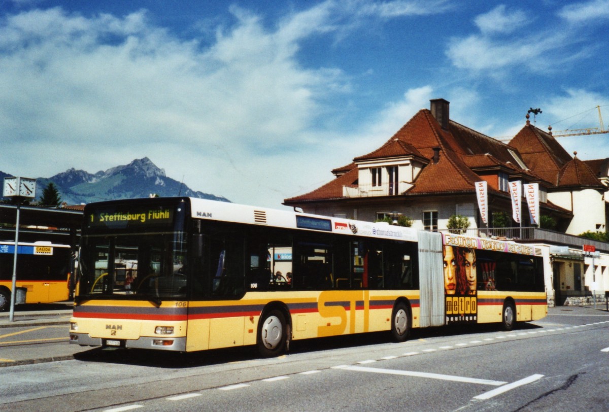 (126'825) - STI Thun - Nr. 106/BE 577'106 - MAN am 9. Juni 2010 beim Bahnhof Spiez