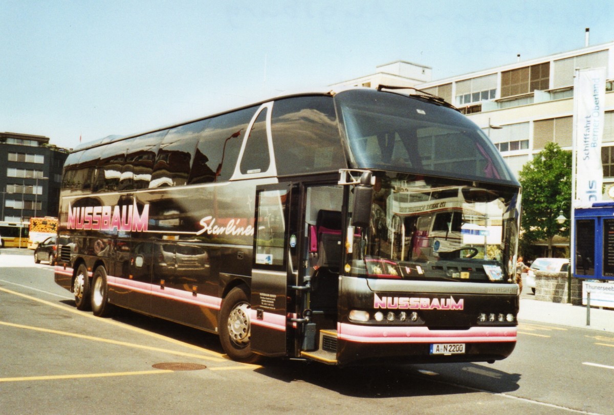 (127'416) - Aus Deutschland: Nussbaum, Augsburg - A-N 2200 - Neoplan am 2. Juli 2010 beim Bahnhof Thun