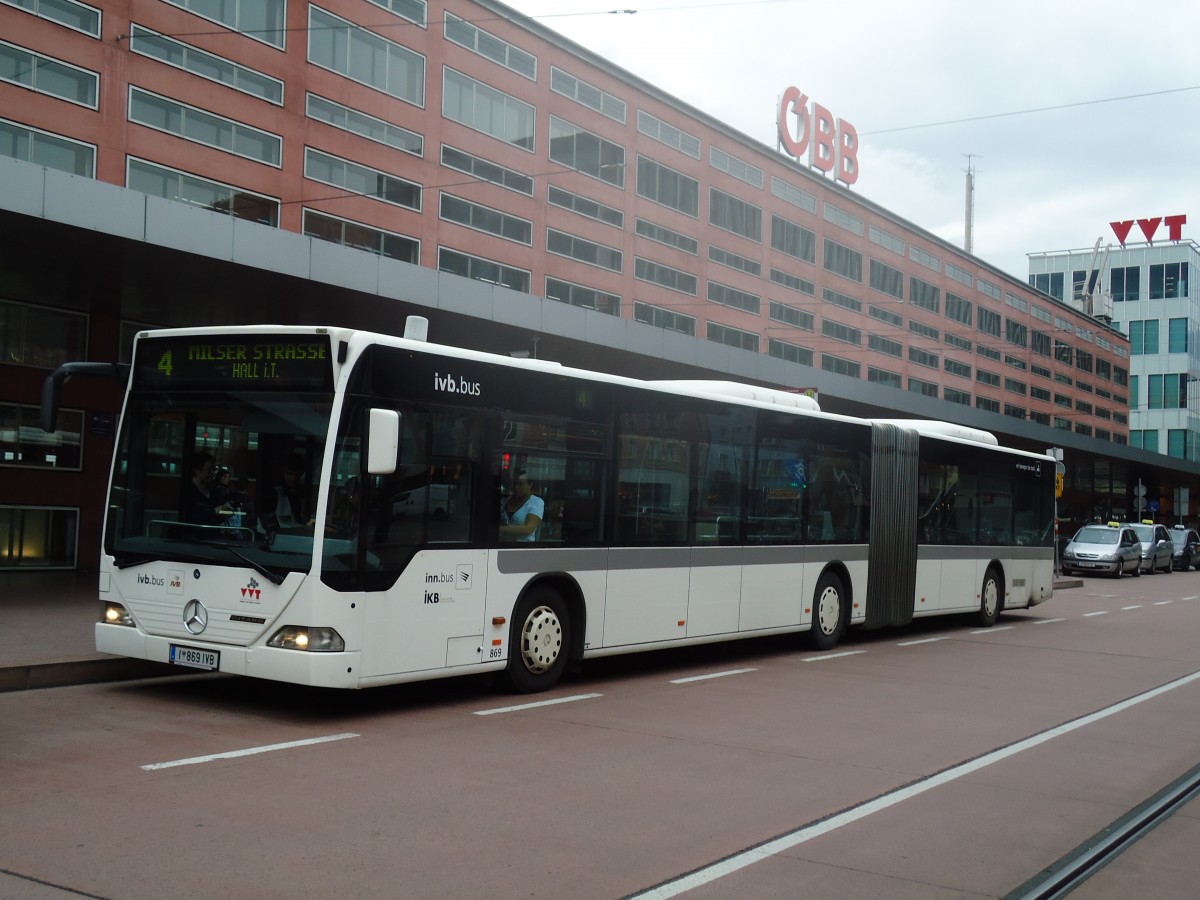 (128'647) - IVB Innsbruck - Nr. 869/I 869 IVB - Mercedes am 11. August 2010 beim Bahnhof Innsbruck