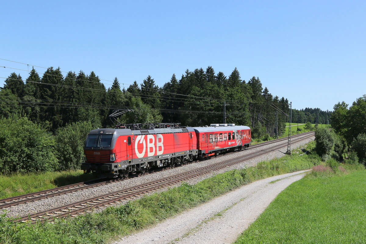 1293 002 mit einem Messwagen aus Salzburg kommend am 12. Juli 2021 bei Grabenst�tt im Chiemgau.