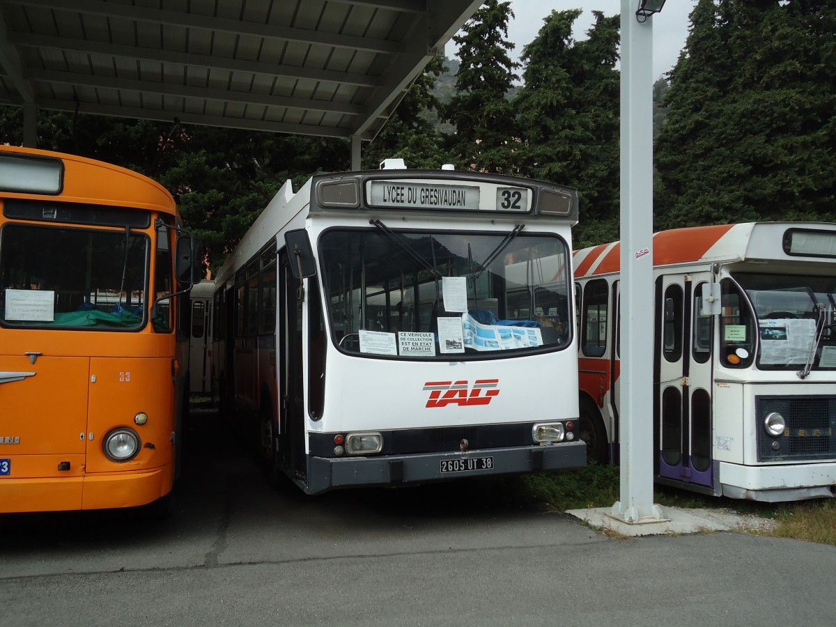 (130'711) - Muse Bus, Breil-sur-Roya - 2605 UT 38 - Renault Trolleybus am 16. Oktober 2010 in Breil-sur-Roya, Museum