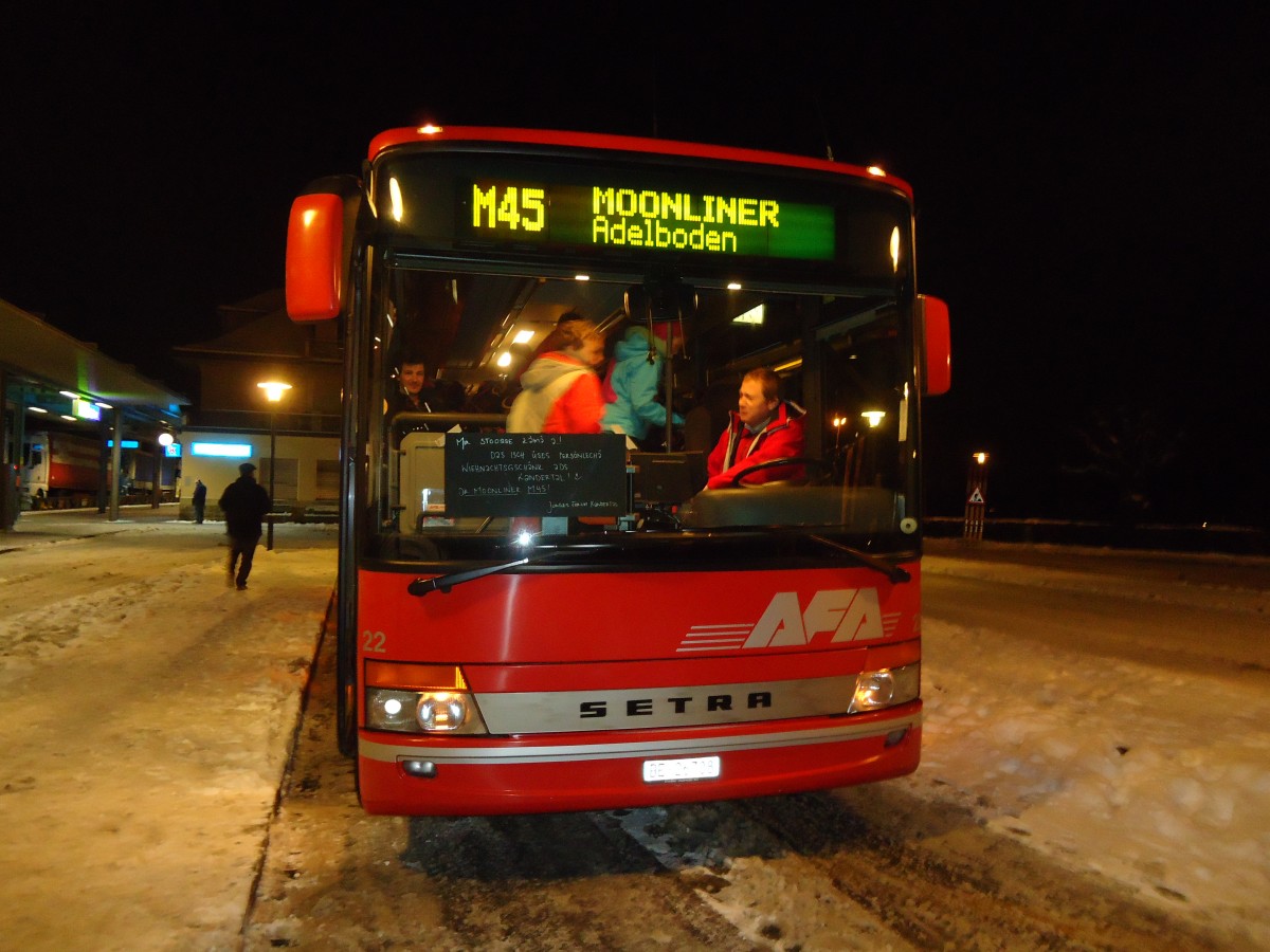 (131'657) - AFA Adelboden - Nr. 22/BE 26'708 - Setra (ex Nr. 8) am 18. Dezember 2010 beim Bahnhof Spiez