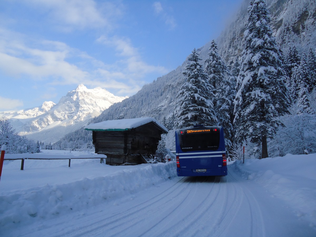 (131'674) - AFA Adelboden - Nr. 90/BE 398'916 - Mercedes am 26. Dezember 2010 in Kandersteg, Talstation Sunnbel