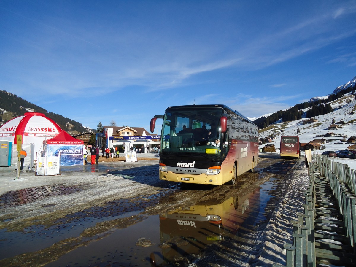 (132'144) - Marti, Kallnach - Nr. 20/BE 572'220 - Setra am 8. Januar 2011 in Adelboden, Weltcup 