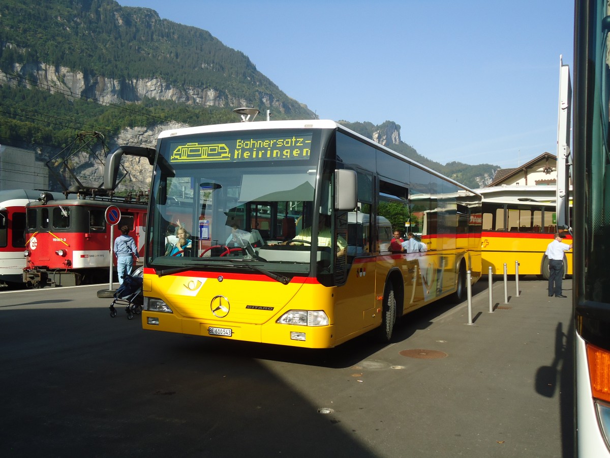 (135'663) - PostAuto Bern - BE 610'543 - Mercedes (ex P 25'381) am 21. August 2011 beim Bahnhof Meiringen