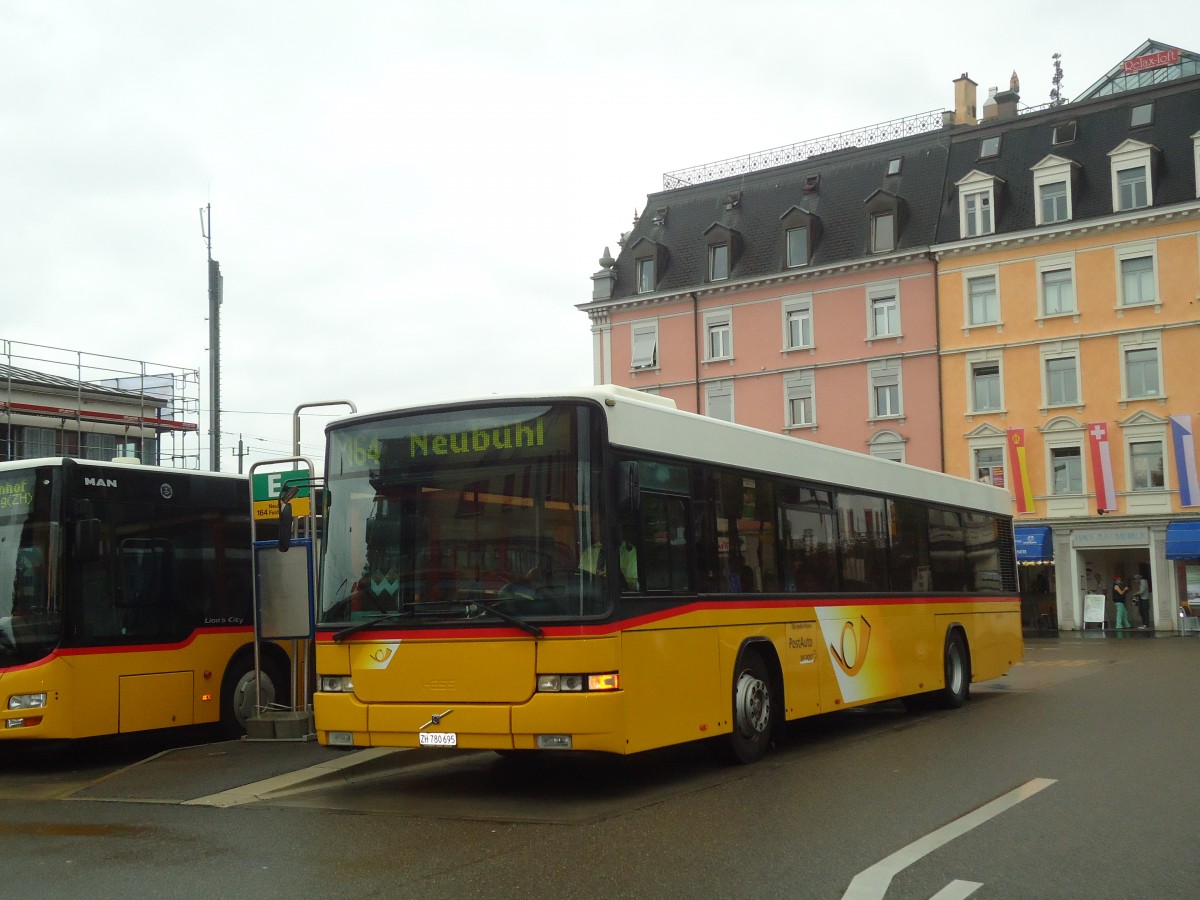 (135'807) - PostAuto Zrich - Nr. 41/ZH 780'695 - Volvo/Hess (ex P 25'681) am 5. September 2011 beim Bahnhof Wdenswil