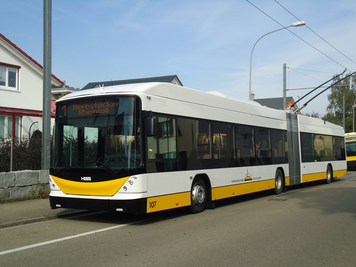 (136'180) - VBSH Schaffhausen - Nr. 107 - Hess/Hess Gelenktrolleybus am 25. September 2011 in Neuhausen, Gemeindewiesen