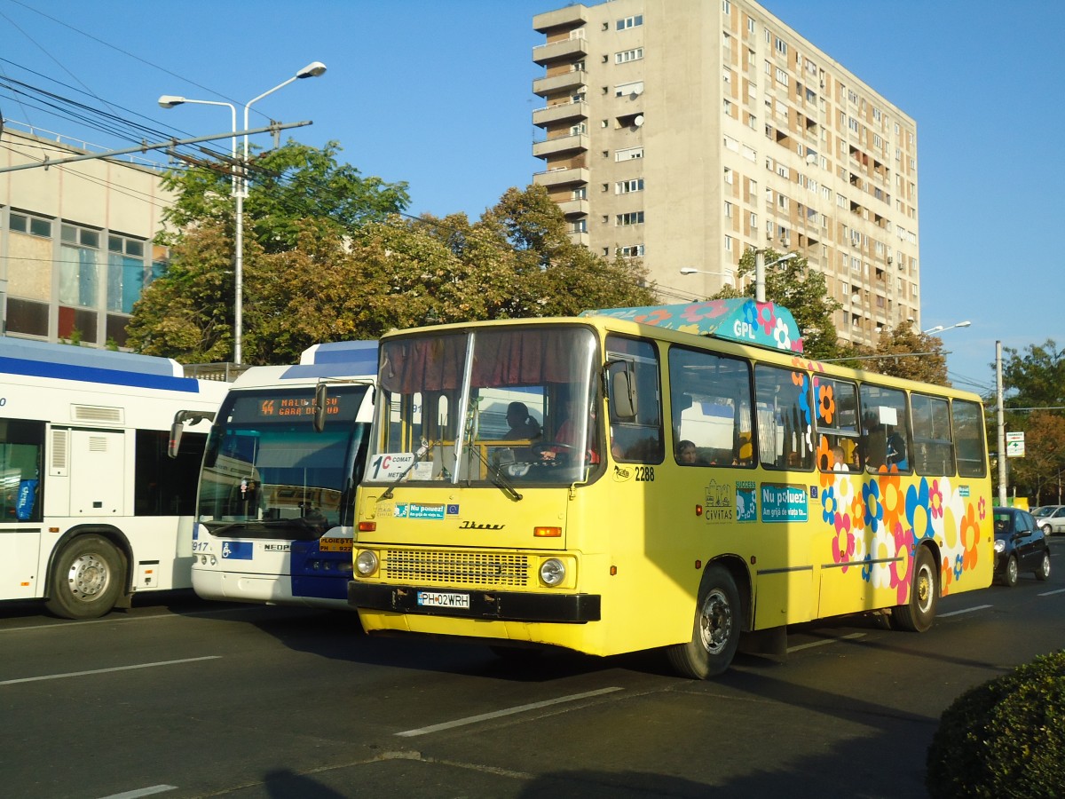 (136'389) - RATP Ploiesti - Nr. 2288/PH 02 WRH - Ikarus am 5. Oktober 2011 beim Bahnhof Ploiesti Sd