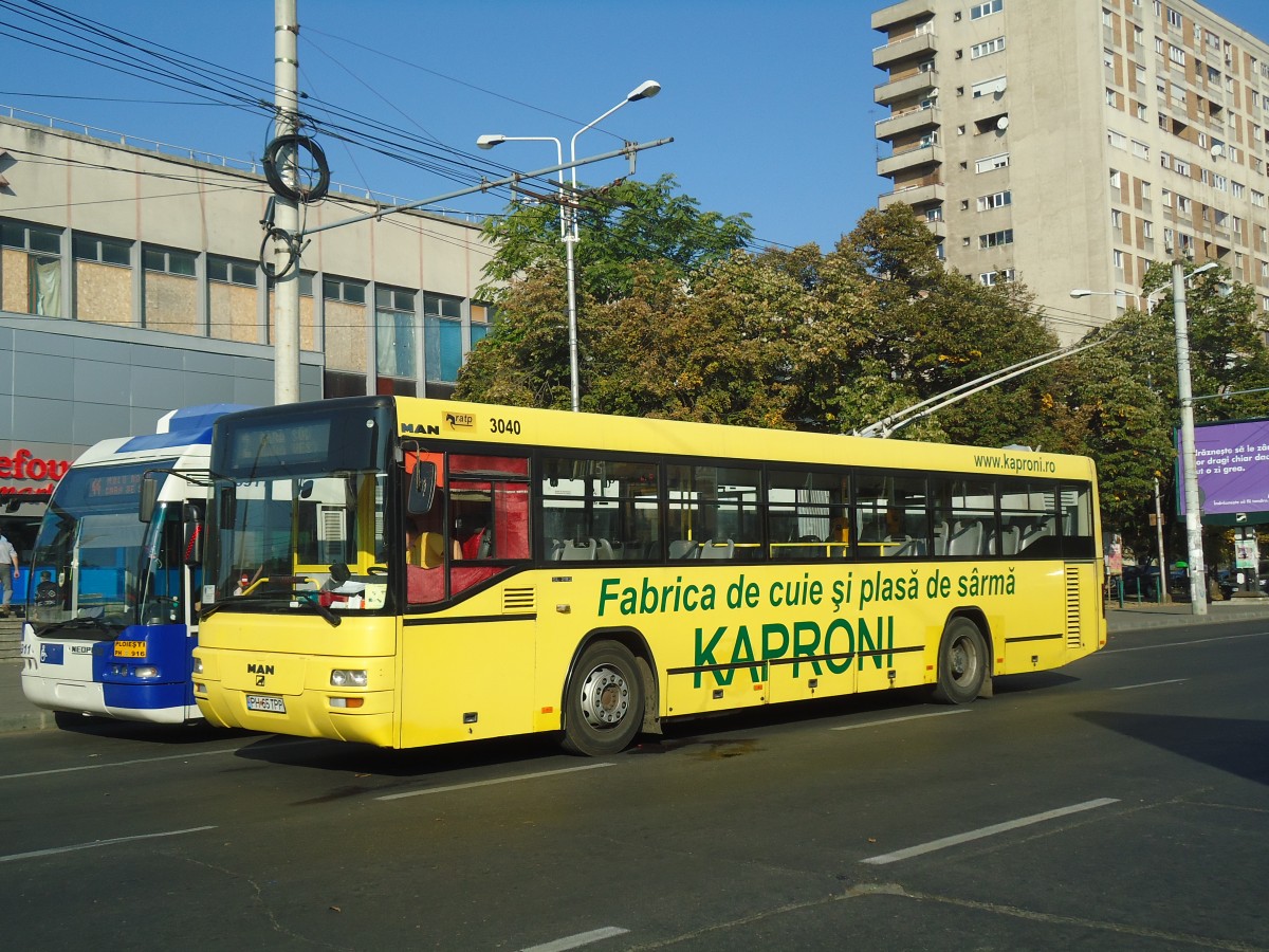 (136'428) - RATP Ploiesti - Nr. 3040/PH 65 TPP - MAN am 5. Oktober 2011 beim Bahnhof Ploiesti Sd