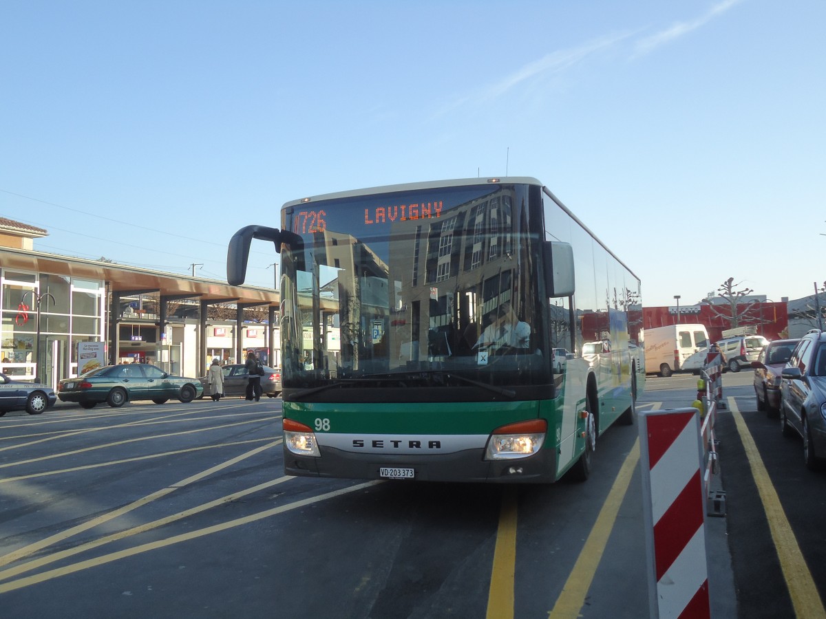 (138'152) - MBC Morges - Nr. 98/VD 203'373 - Setra (ex Deutschland) am 9. Mrz 2012 beim Bahnhof Morges