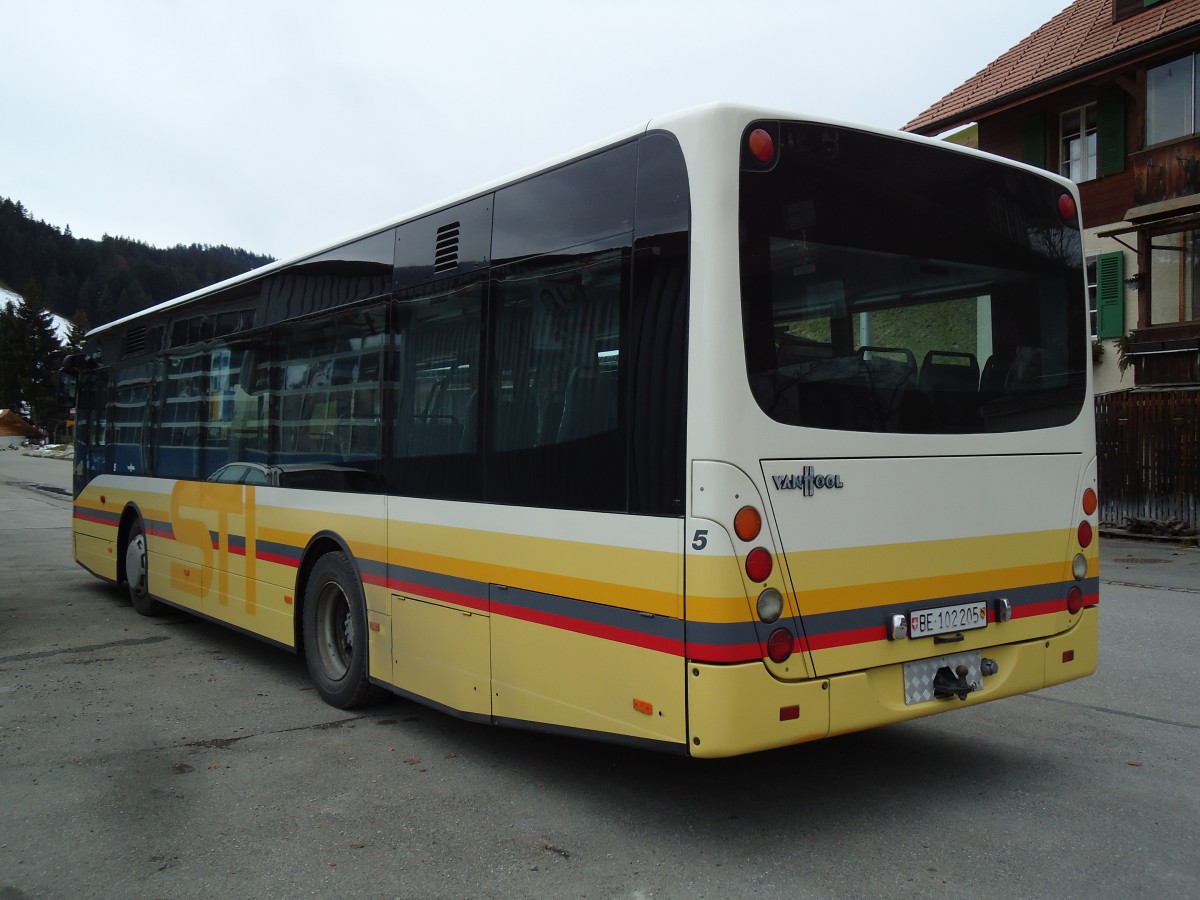 (142'629) - STI Thun - Nr. 5/BE 102'205 - Van Hool (ex Moser, Teuffenthal; ex Burri, Teuffenthal) am 25. Dezember 2012 in Teuffenthal, Garage Moser