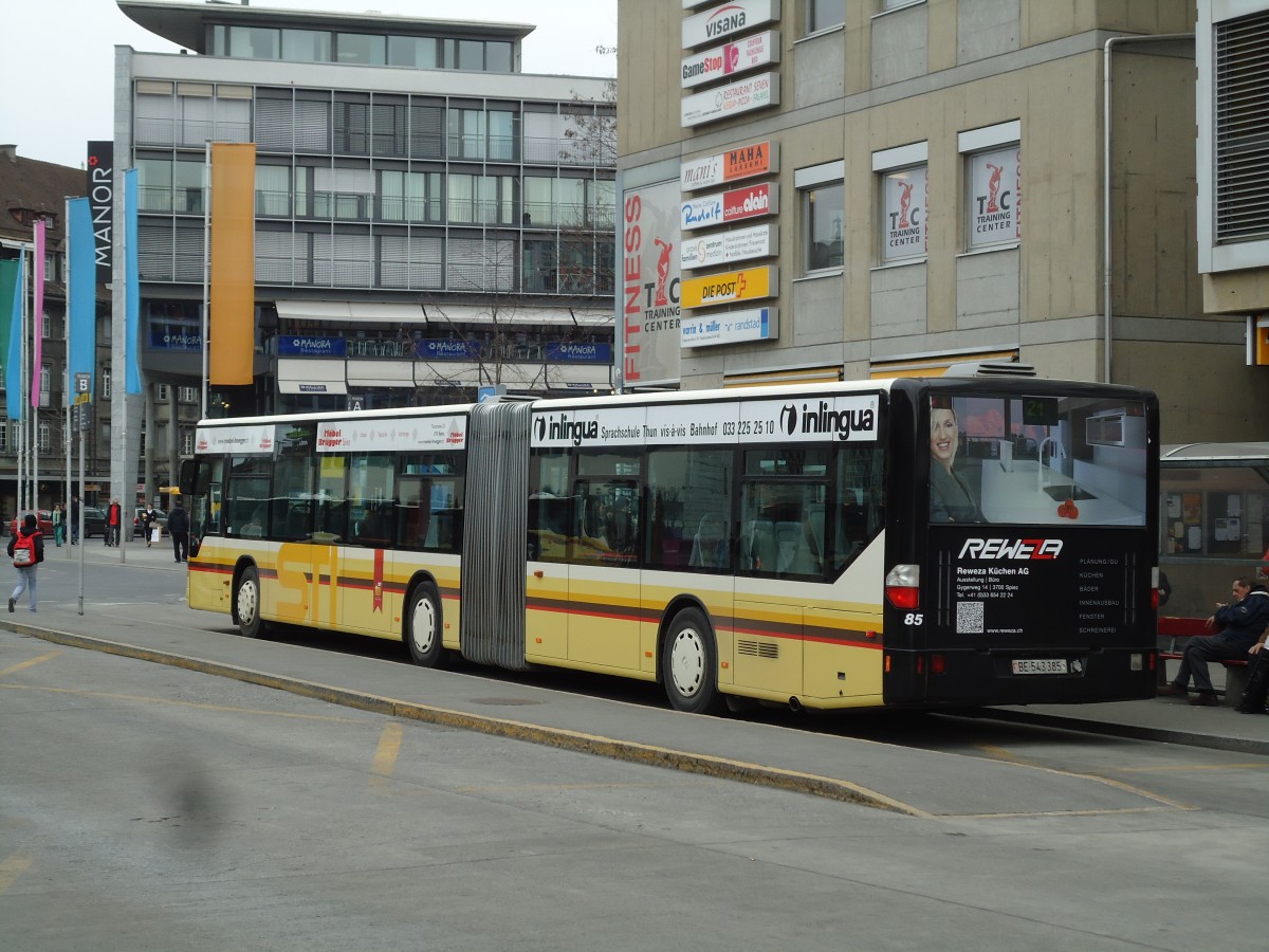 (143'455) - STI Thun - Nr. 85/BE 543'385 - Mercedes am 8. Mrz 2013 beim Bahnhof Thun