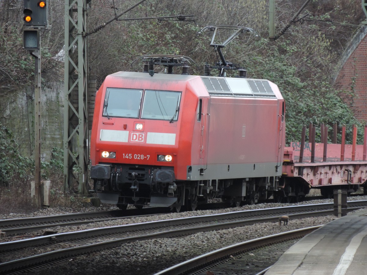 145 028-7 stand am 09.02.2016 im Bahnhof Hamburg-Harburg.