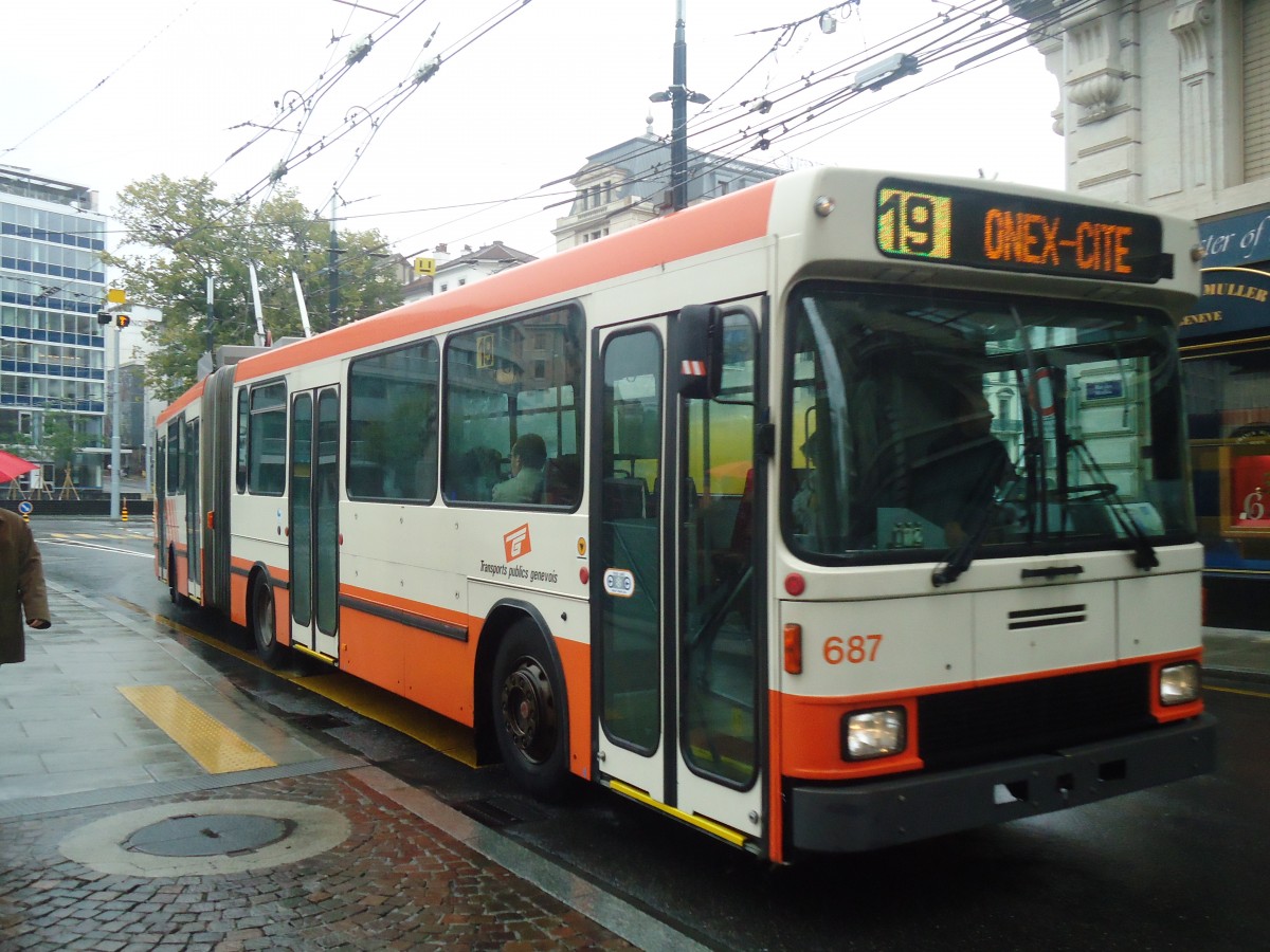 (147'164) - TPG Genve - Nr. 687 - NAW/Hess Gelenktrolleybus am 16. September 2013 in Genve, Bel-Air