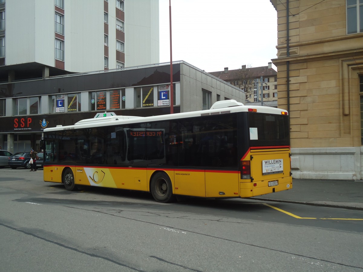 (147'918) - CarPostal Ouest - JU 43'083 - Setra am 8. November 2013 beim Bahnhof La Chaux-de-Fonds