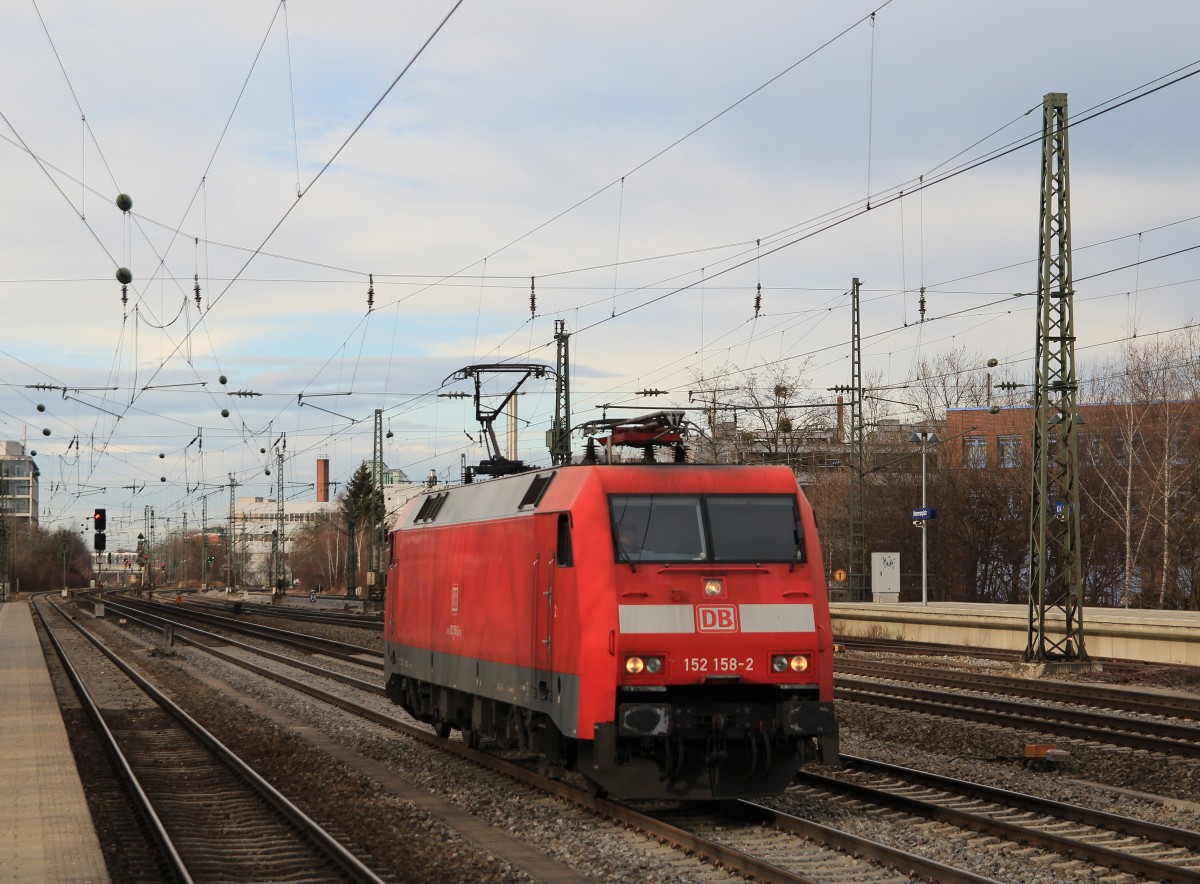 152 158-2 durchf�hrt am 3. Januar 2014 den Bahnhof M�nchen-Heimeranplatz.