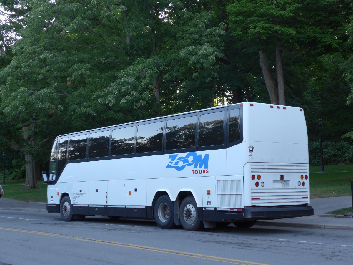 (152'873) - Zoom Tours, Toronto - 202 8BH - Prevost am 15. Juli 2014 in Clifton Hill, Niagara Falls