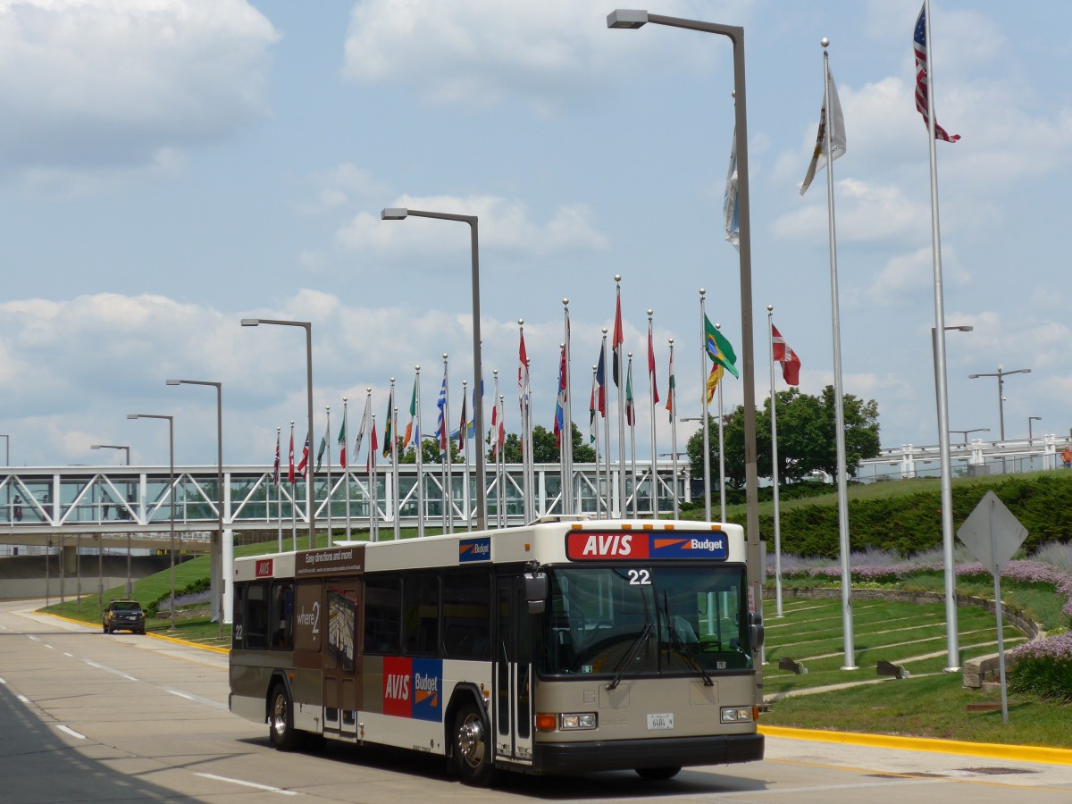 (153'397) - AVIS-Budget, Chicago - Nr. 22/6484 N - Gillig am 20. Juli 2014 in Chicago, Airport O'Hare