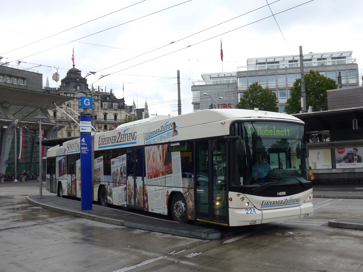 (153'989) - VBL Luzern - Nr. 224 - Hess/Hess Gelenktrolleybus am 19. August 2014 beim Bahnhof Luzern