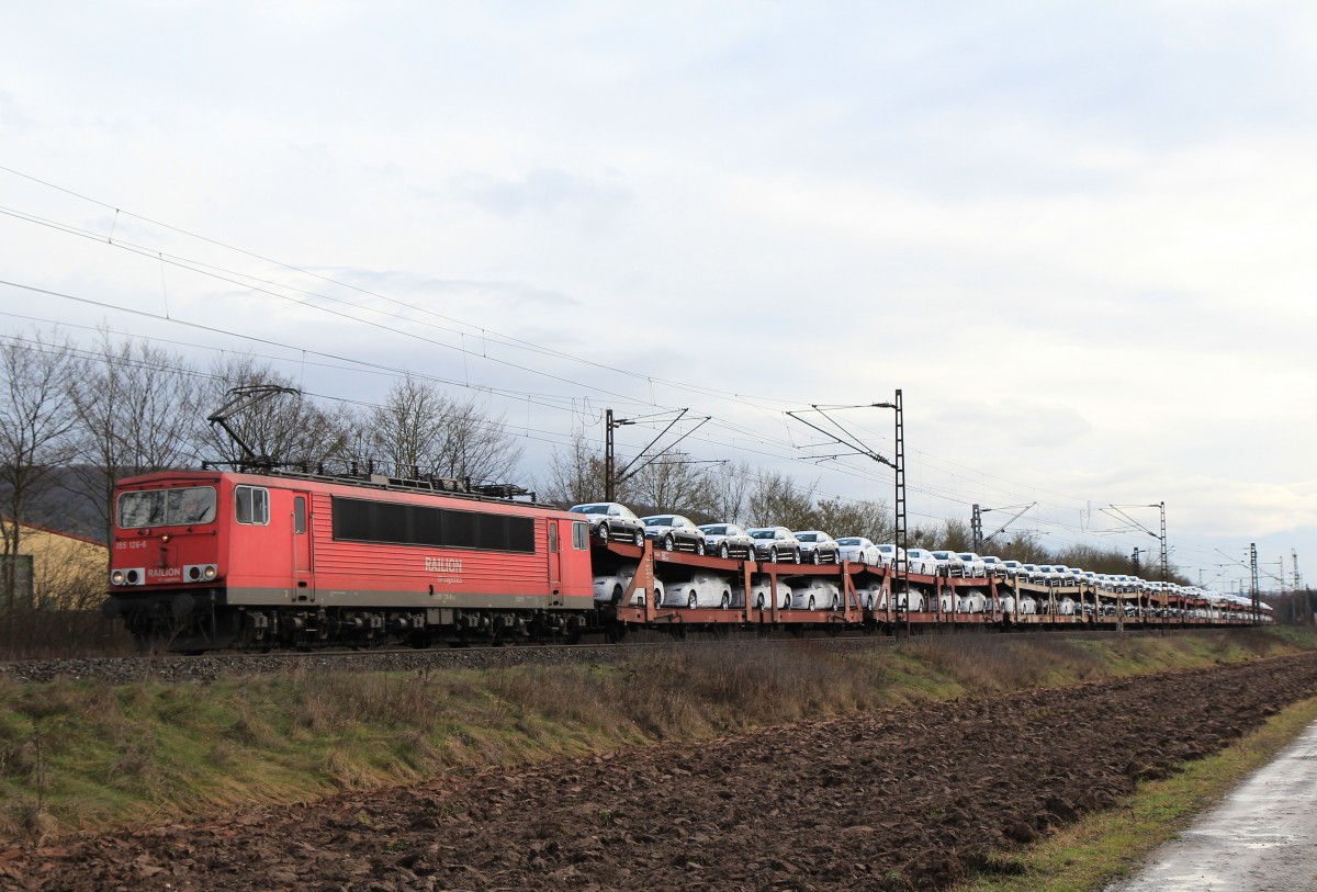 155 126-6 mit einem Autozug am 21. Februar 2014 bei Th�ngersheim.