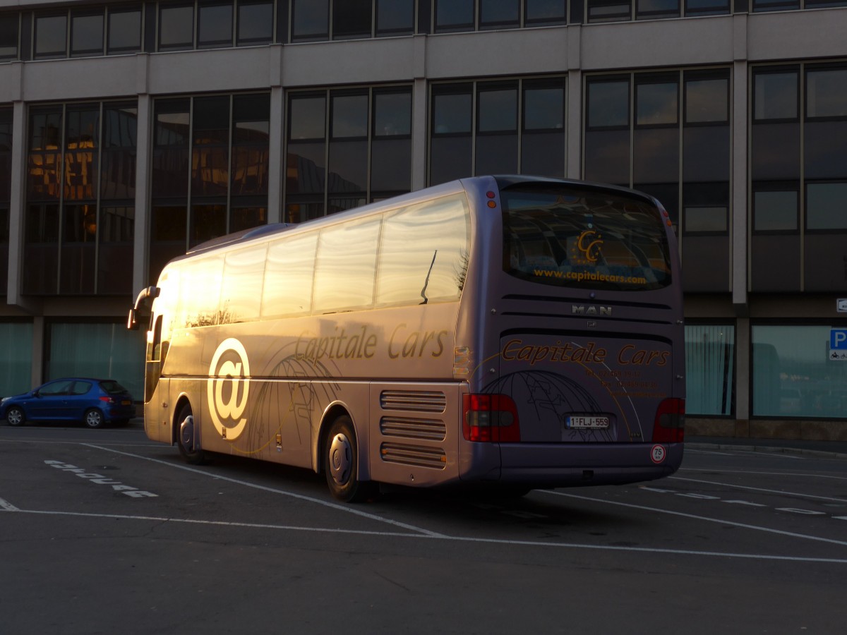 (157'441) - Aus Belgien: Capitale Cars, Bruxelles - 1-FLJ-559 - MAN am 22. November 2014 beim Bahnhof Luxembourg