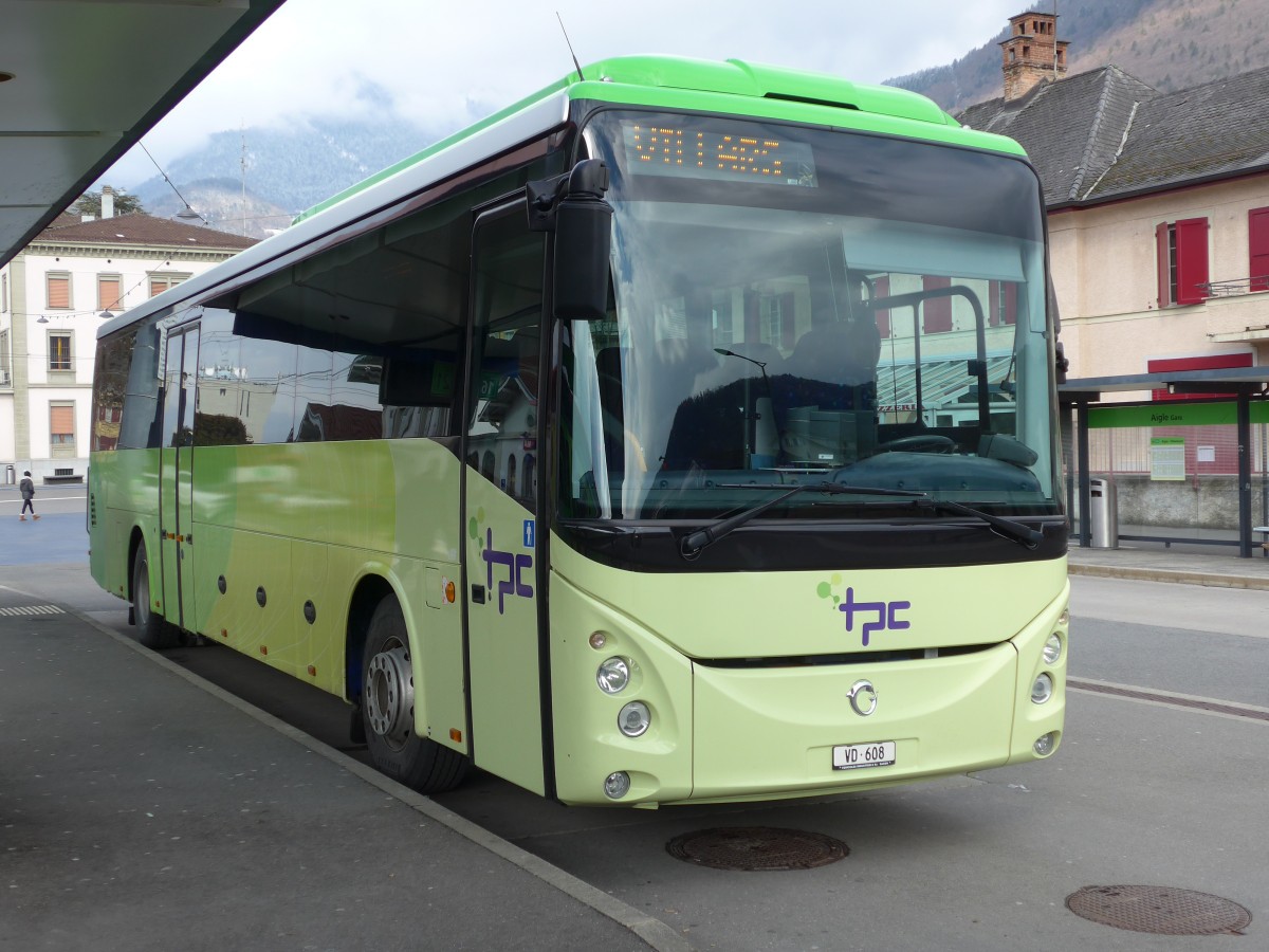 (158'904) - TPC Aigle - VD 608 - Irisbus am 28. Februar 2015 beim Bahnhof Aigle