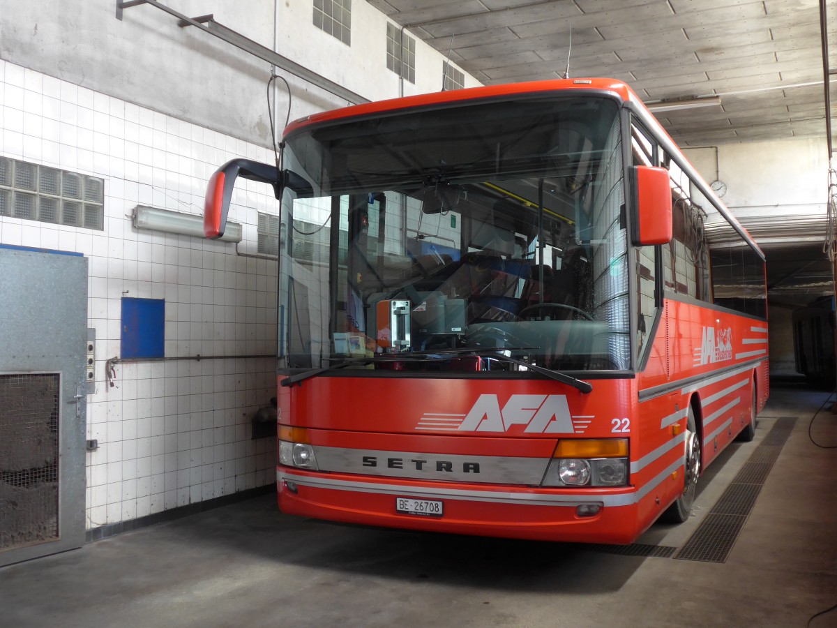 (159'921) - AFA Adelboden - Nr. 22/BE 26'708 - Setra (ex Nr. 8) am 12. April 2015 im Autobahnhof Adelboden