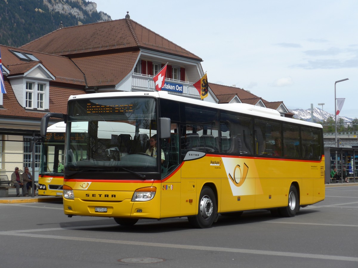 (160'115) - AVG Meiringen - Nr. 73/BE 171'453 - Setra am 26. April 2015 beim Bahnhof Interlaken Ost