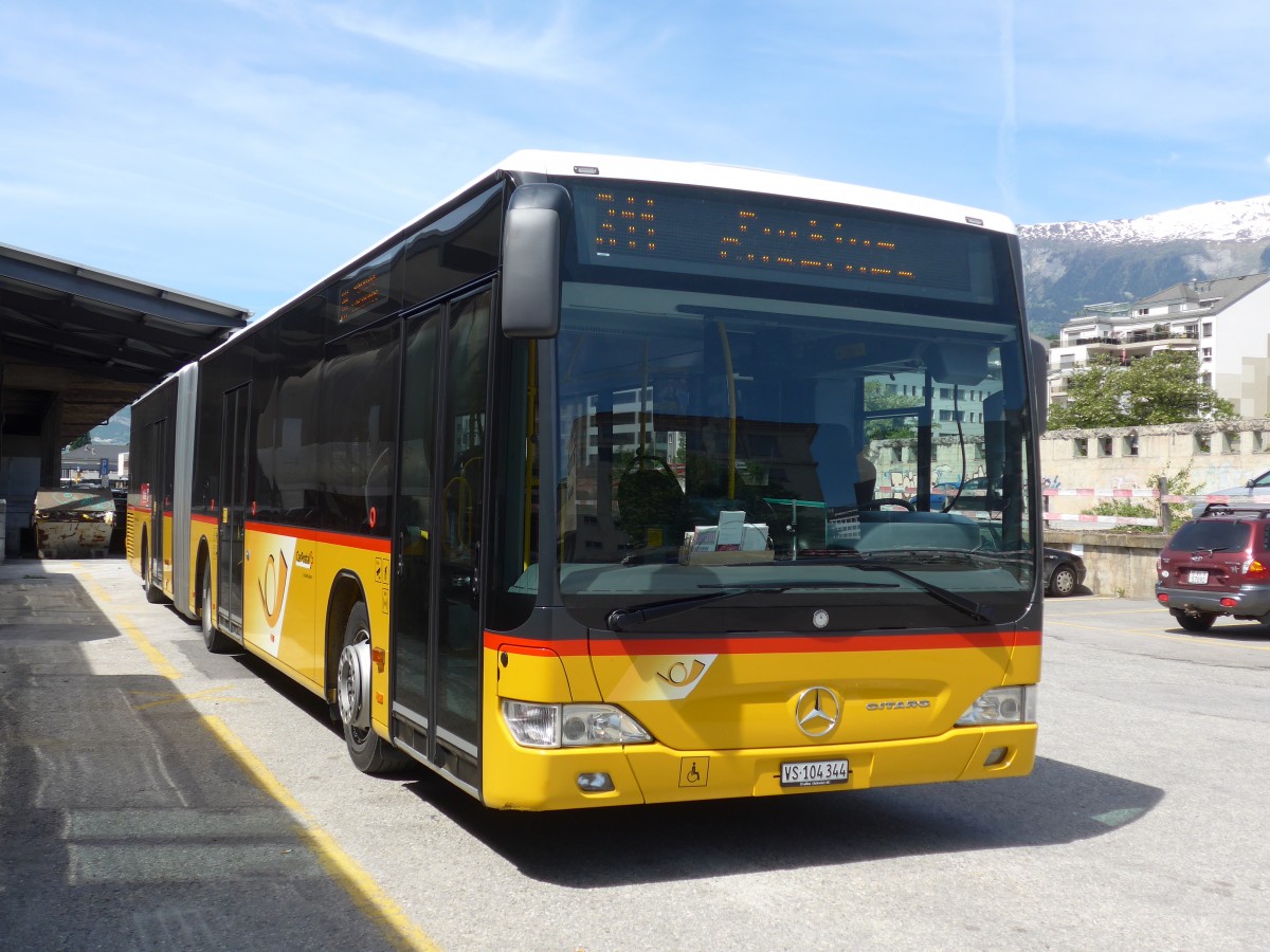 (160'401) - Buchard, Leytron - VS 104'344 - Mercedes am 10. Mai 2015 beim Bahnhof Sion