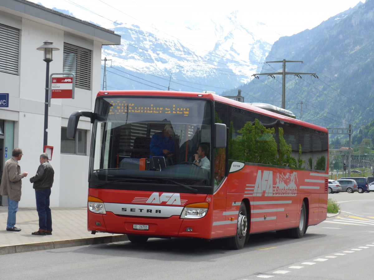 (160'483) - AFA Adelboden - Nr. 24/BE 26'701 - Setra am 14. Mai 2015 beim Bahnhof Frutigen