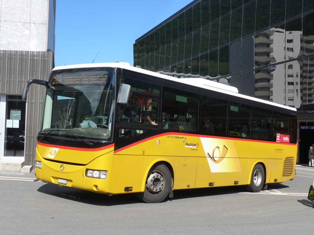 (161'082) - BUS-trans, Visp - VS 113'000 - Irisbus am 27. Mai 2015 beim Bahnhof Visp