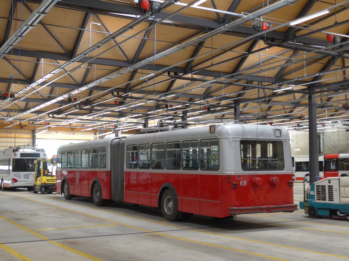 (161'678) - VW Winterthur - Nr. 101 - FBW/SWS Gelenktrolleybus am 31. Mai 2015 in Winterthur, Depot Grzefeld