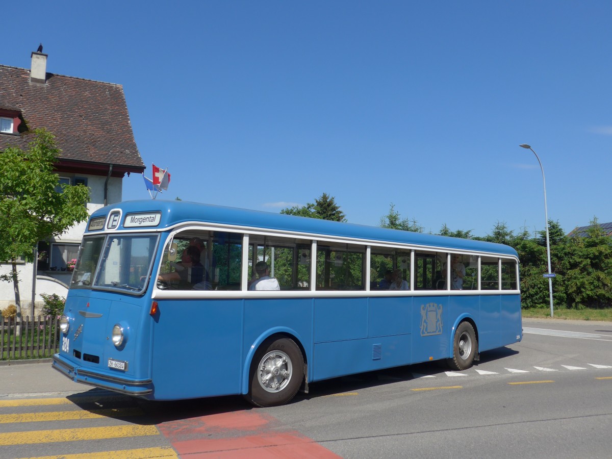 (161'759) - VBZ Zrich (TMZ) - Nr. 324/ZH 66'324 - FBW/Tscher (ex Privat; ex VBZ Zrich Nr. 324) am 6. Juni 2015 in Thayngen, Erlengasse