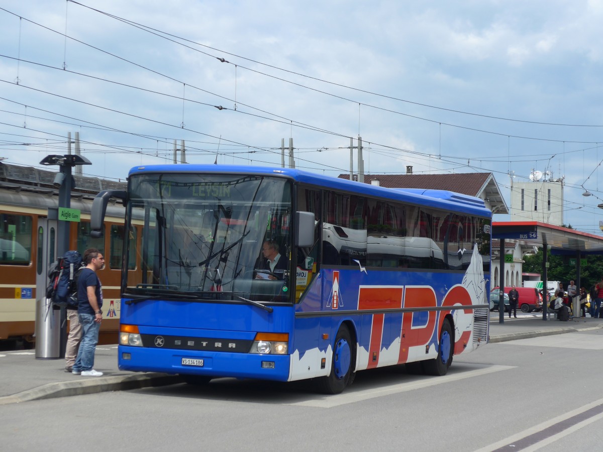 (162'348) - TPC Aigle - Nr. 7/VS 134'186 - Setra (ex AOMC Aigle Nr. 7) am 20. Juni 2015 beim Bahnhof Aigle