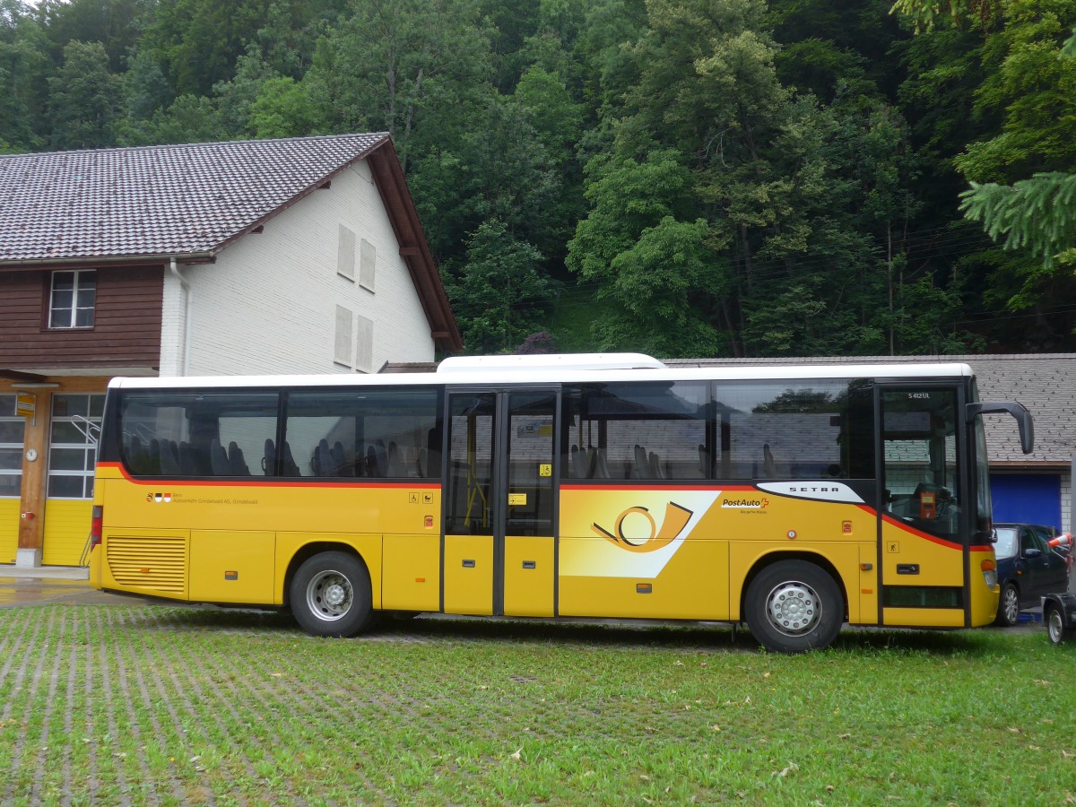 (162'431) - AVG Meiringen - Nr. 64/BE 401'364 - Setra am 21. Juni 2015 in Meiringen, Garage