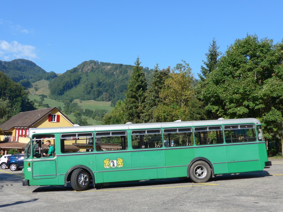 (164'266) - BVB Basel (RWB) - Nr. 75/BE 530'697 - FBW/FHS am 30. August 2015 in Trimbach, Eisenbahn